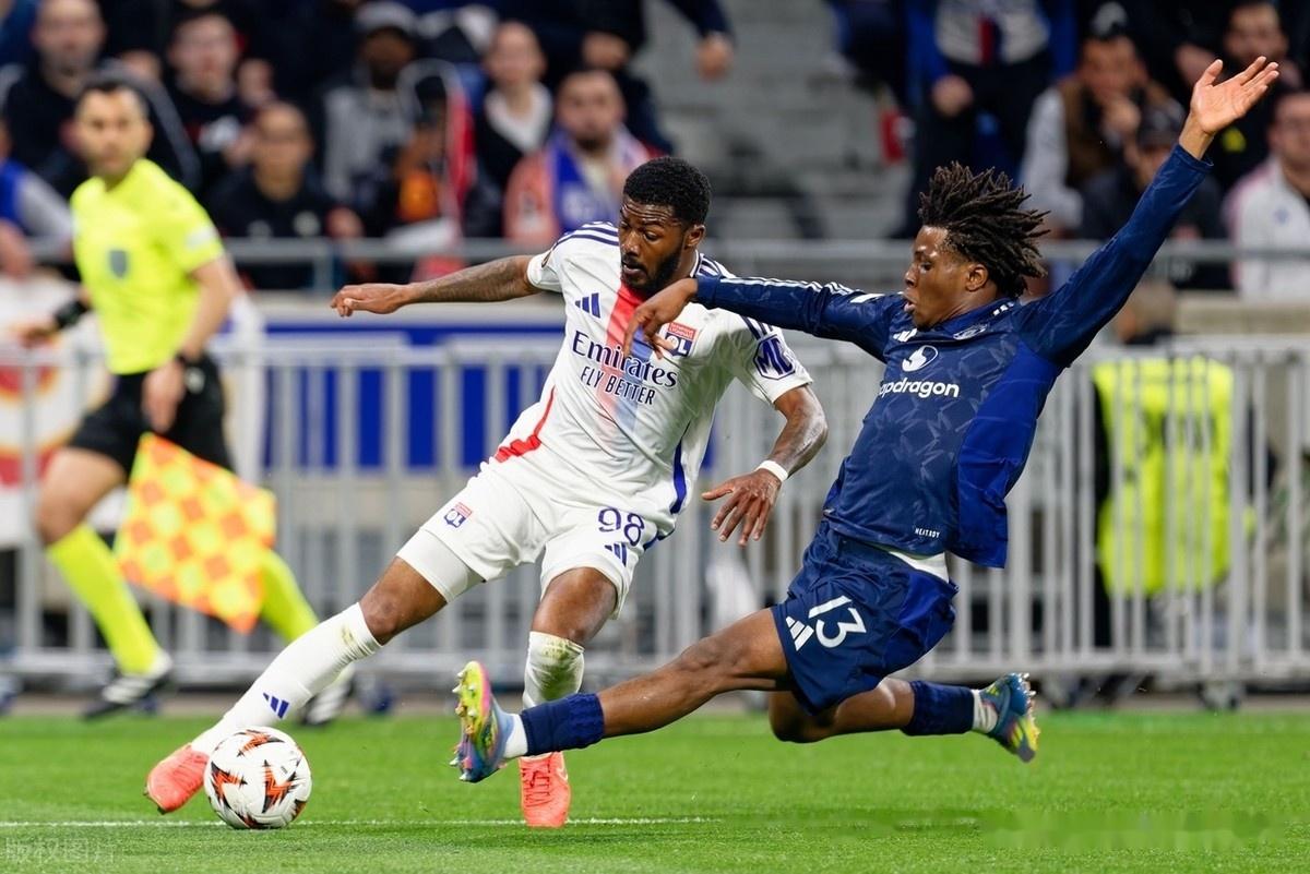 冲刺阶段纽卡斯尔刷新队史纪录：荷甲节点到来，气氛紧张，心理建设被强调-爱游戏娱乐