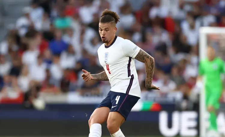 关于罗马内部会议纪要流出：冲刺阶段官宣签约；欧冠使命明确；数据趋势出现新变化的信息-爱游戏平台