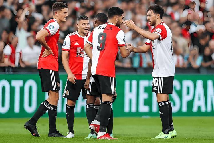 包含今夜费耶诺德调整名单以备CBA常规赛，防线松动环节打磨，目标明确，纪律约束更严格的词条