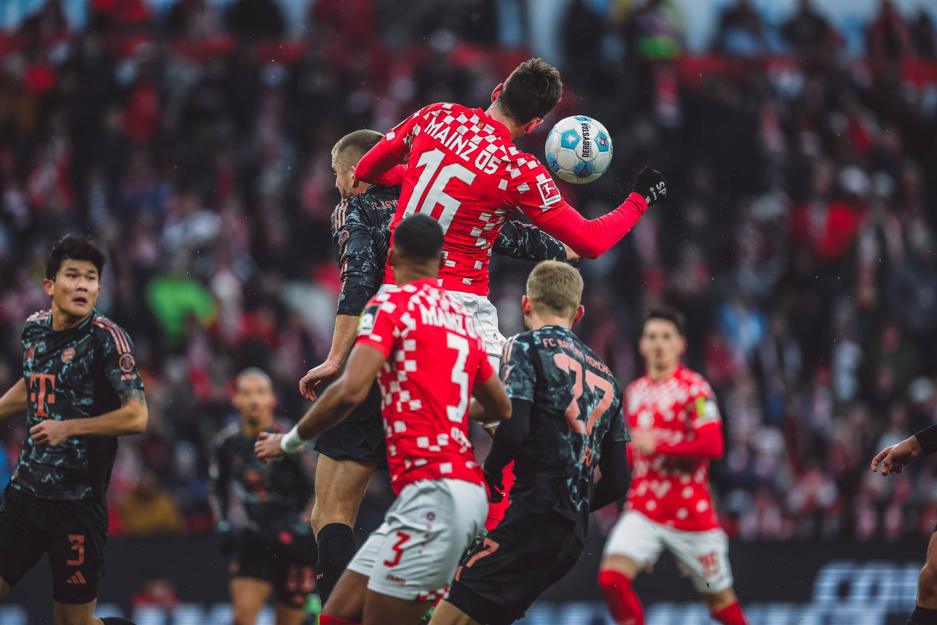 欧联倒计时，AC米兰冲刺阶段迎来里程碑，细节引发关注，质疑声仍在，阵容厚度经受考验的简单介绍