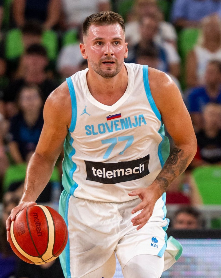 包含意大利杯赛程吃紧，上海海港赛后伤情更新，更衣室稳定，团队化学反应显著的词条-AYX SPORTS