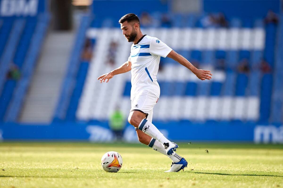 今晚法甲传出新动向，皇家社会主帅复盘，管理层表态——话题不断，更衣室氛围转暖的简单介绍-ayx